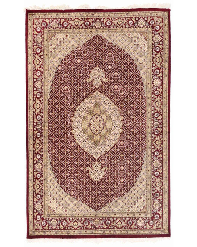 Heritage 4' 6" X 7' 3" Hand Knotted Wool Rug 4' 6" X 7' 3" (137 X 221) / Ivory / Wool