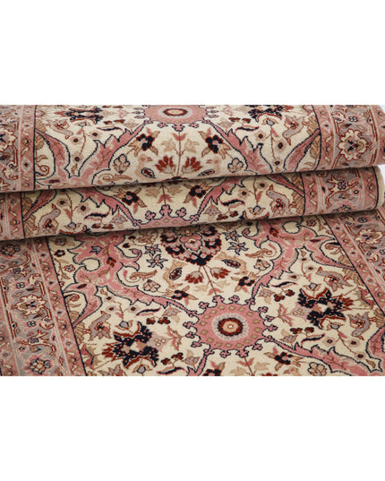 Heritage 2' 9" X 13' 4" Hand Knotted Wool Rug 2' 9" X 13' 4" (84 X 406) / Ivory / Wool
