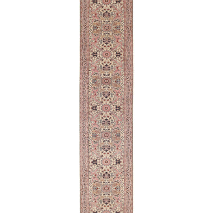 Heritage 2' 9" X 13' 4" Hand Knotted Wool Rug 2' 9" X 13' 4" (84 X 406) / Ivory / Wool