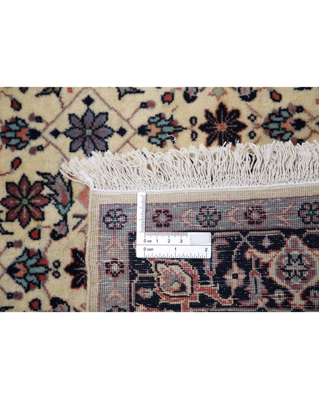 Heritage 2' 7" X 7' 11" Hand Knotted Wool Rug 2' 7" X 7' 11" (79 X 241) / Ivory / Wool