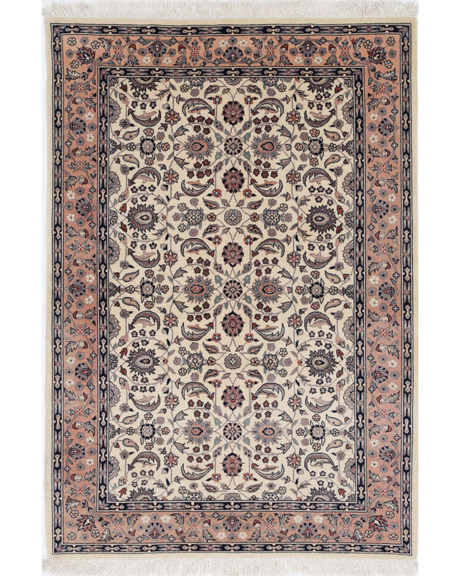 Heritage 4' 2" X 6' 1" Hand Knotted Wool Rug 4' 2" X 6' 1" (127 X 185) / Ivory / Wool