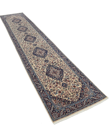 Heritage 2' 8" X 13' 1" Hand Knotted Wool Rug 2' 8" X 13' 1" (81 X 399) / Ivory / Wool