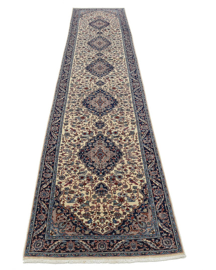 Heritage 2' 8" X 13' 1" Hand Knotted Wool Rug 2' 8" X 13' 1" (81 X 399) / Ivory / Wool