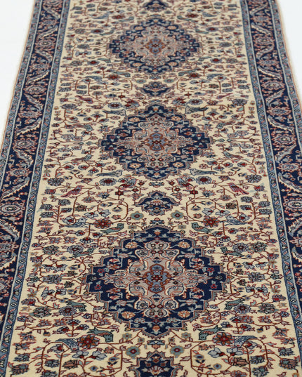 Heritage 2' 8" X 13' 1" Hand Knotted Wool Rug 2' 8" X 13' 1" (81 X 399) / Ivory / Wool