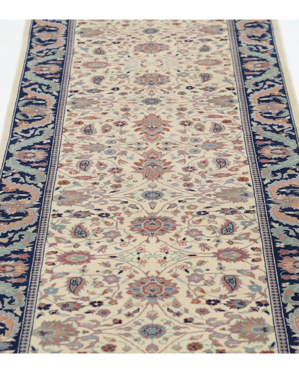 Heritage 2' 7" X 13' 9" Hand Knotted Wool Rug 2' 7" X 13' 9" (79 X 419) / Ivory / Wool