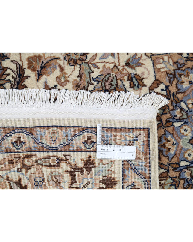 Heritage 4' 0" X 5' 11" Hand Knotted Wool Rug 4' 0" X 5' 11" (122 X 180) / Ivory / Wool