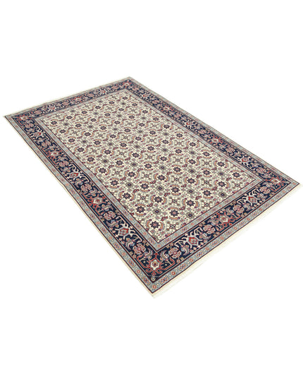 Heritage 4' 0" X 6' 1" Hand Knotted Wool Rug 4' 0" X 6' 1" (122 X 185) / Ivory / Wool