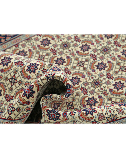 Heritage 4' 0" X 6' 1" Hand Knotted Wool Rug 4' 0" X 6' 1" (122 X 185) / Ivory / Wool