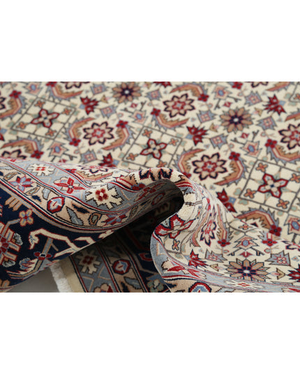 Heritage 8' 0" X 9' 11" Hand Knotted Wool Rug 8' 0" X 9' 11" (244 X 302) / Ivory / Wool