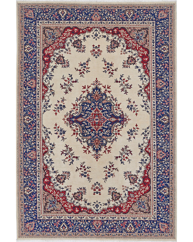 Heritage 6' 0" X 8' 11" Hand Knotted Wool Rug 6' 0" X 8' 11" (183 X 272) / Ivory / Wool