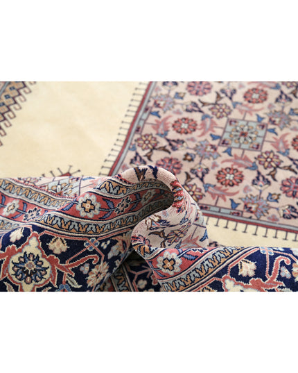 Heritage 7' 11" X 10' 10" Hand Knotted Wool Rug 7' 11" X 10' 10" (241 X 330) / Ivory / Wool