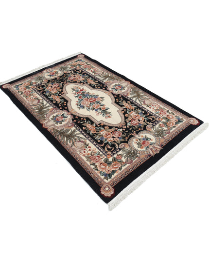 Heritage 3' 10" X 5' 10" Hand Knotted Wool Rug 3' 10" X 5' 10" (117 X 178) / Ivory / Wool