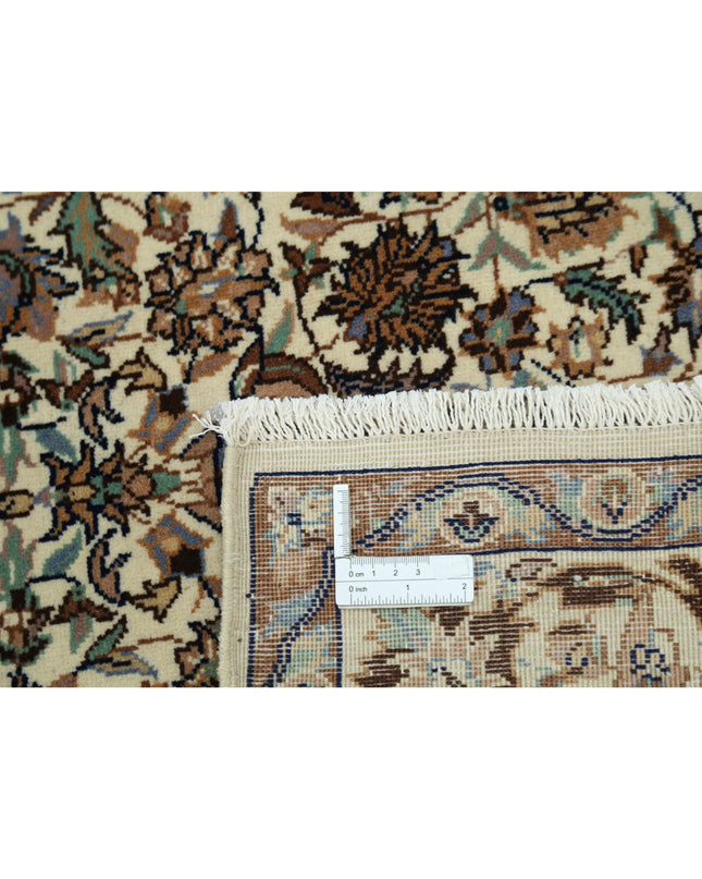 Heritage 4' 0" X 5' 11" Hand Knotted Wool Rug 4' 0" X 5' 11" (122 X 180) / Ivory / Wool