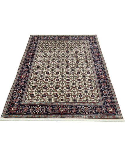 Heritage 4' 0" X 5' 10" Hand Knotted Wool Rug 4' 0" X 5' 10" (122 X 178) / Ivory / Wool