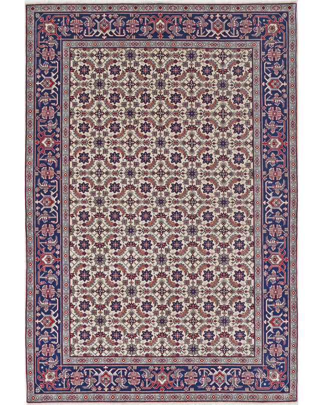 Heritage 4' 0" X 5' 10" Hand Knotted Wool Rug 4' 0" X 5' 10" (122 X 178) / Ivory / Wool