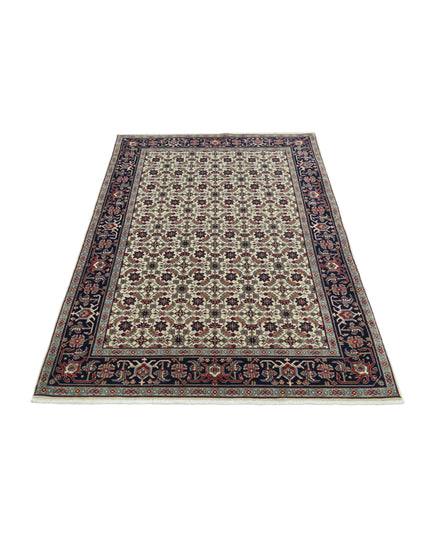 Heritage 4' 0" X 5' 10" Hand Knotted Wool Rug 4' 0" X 5' 10" (122 X 178) / Ivory / Wool