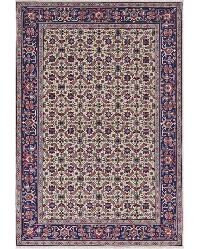 Heritage 4' 0" X 5' 10" Hand Knotted Wool Rug 4' 0" X 5' 10" (122 X 178) / Ivory / Wool