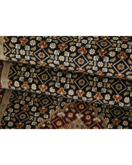 Heritage 2' 6" X 12' 2" Hand Knotted Wool & Silk Rug 2' 6" X 12' 2" (76 X 371) / Black / Wool & Silk