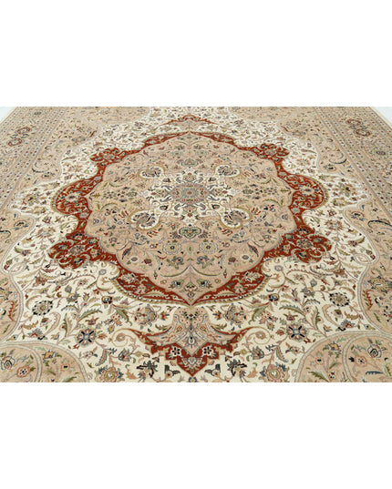 Heritage 12' 0" X 17' 10" Hand Knotted Wool & Silk Rug 12' 0" X 17' 10" (366 X 543) / Ivory / Wool & Silk