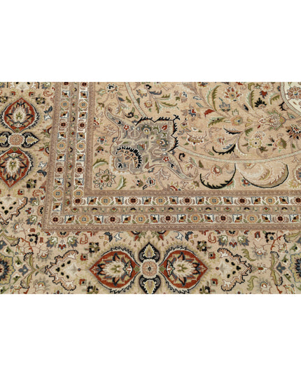 Heritage 12' 0" X 17' 10" Hand Knotted Wool & Silk Rug 12' 0" X 17' 10" (366 X 543) / Ivory / Wool & Silk