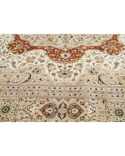 Heritage 12' 0" X 17' 10" Hand Knotted Wool & Silk Rug 12' 0" X 17' 10" (366 X 543) / Ivory / Wool & Silk