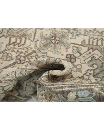 Heriz 6' 10" X 8' 4" Hand Knotted Wool Rug 6' 10" X 8' 4" (208 X 254) / Ivory / Wool