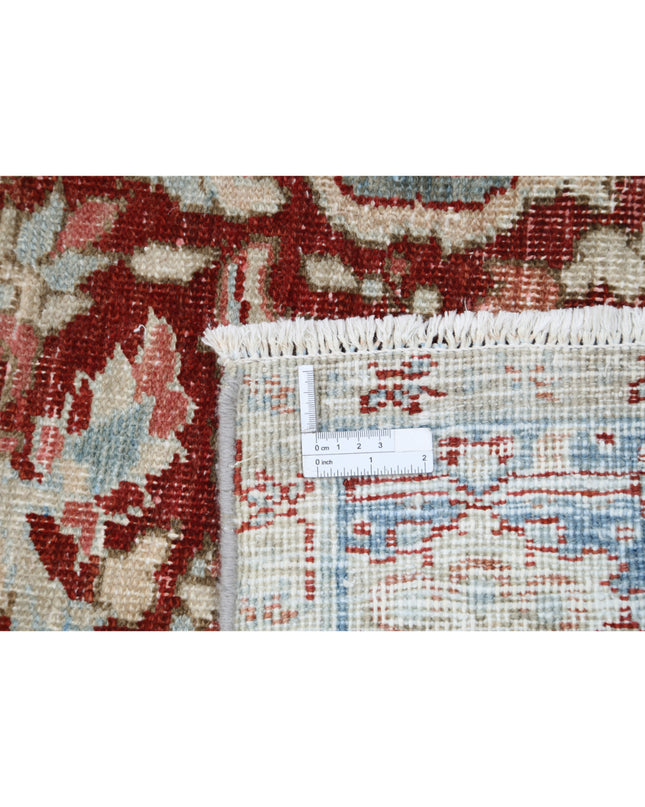 Heriz 7' 10" X 10' 10" Hand Knotted Wool Rug 7' 10" X 10' 10" (239 X 330) / Red / Wool