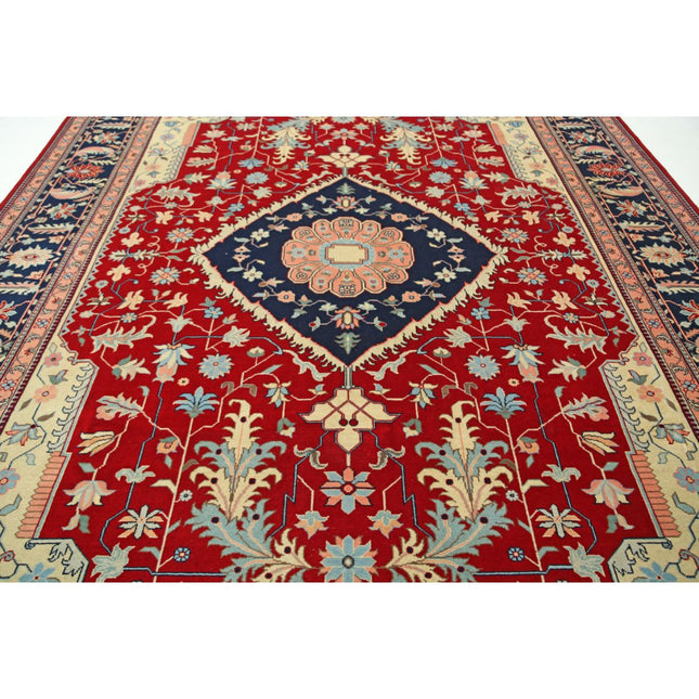 Heriz 9' 10" X 13' 10" Wool Hand-Knotted Rug 9' 10" X 13' 10" (300 X 422) / Red / Black