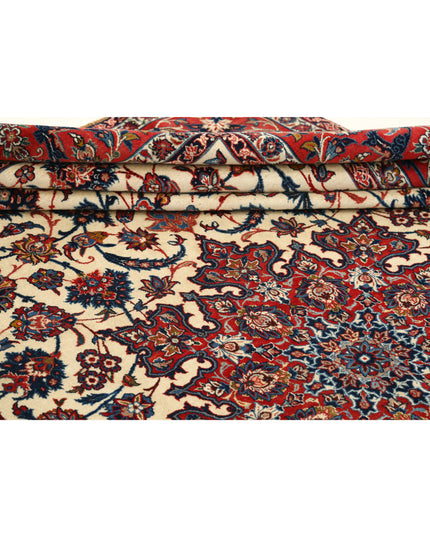 Isfahan 7' 4" X 11' 1" Hand Knotted Wool Rug 7' 4" X 11' 1" (223 X 338) / Ivory / Wool