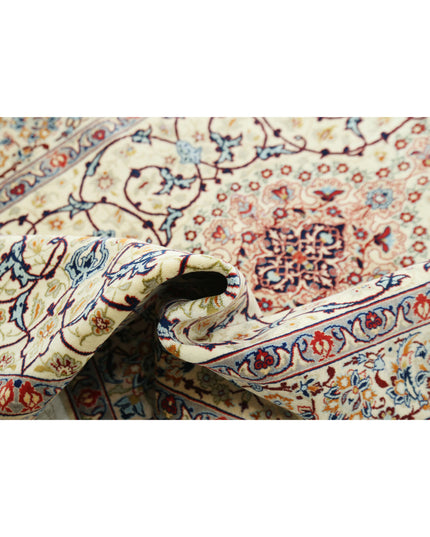 Isfahan 3' 7" X 5' 3" Hand Knotted Wool & Silk Rug 3' 7" X 5' 3" (109 X 160) / Ivory / Wool & Silk