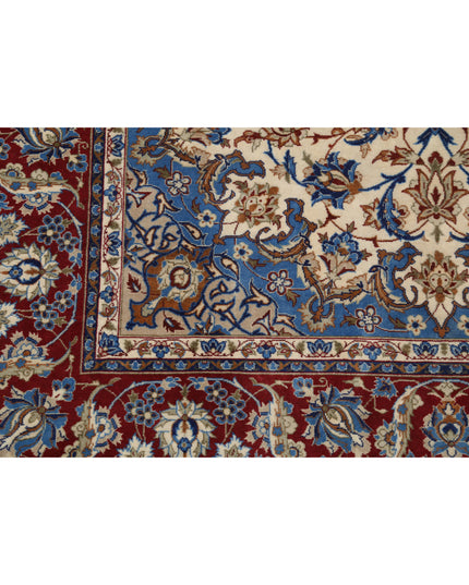 Isfahan 3' 7" X 5' 5" Hand Knotted Wool & Silk Rug 3' 7" X 5' 5" (109 X 165) / Ivory / Wool & Silk