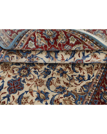 Isfahan 3' 7" X 5' 5" Hand Knotted Wool & Silk Rug 3' 7" X 5' 5" (109 X 165) / Ivory / Wool & Silk