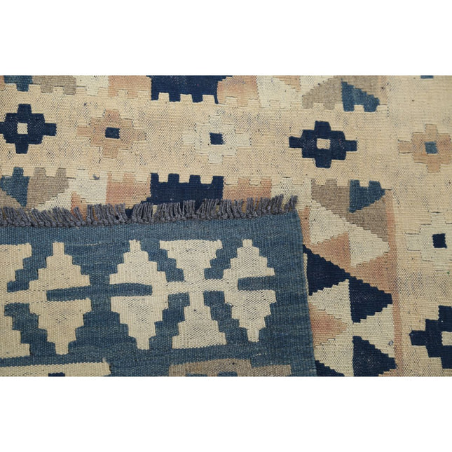 Kafkaas Kilim 4' 11" X 6' 7" Wool Hand-Woven Kilim 4' 11" X 6' 7" (150 X 201) / Multi / Multi