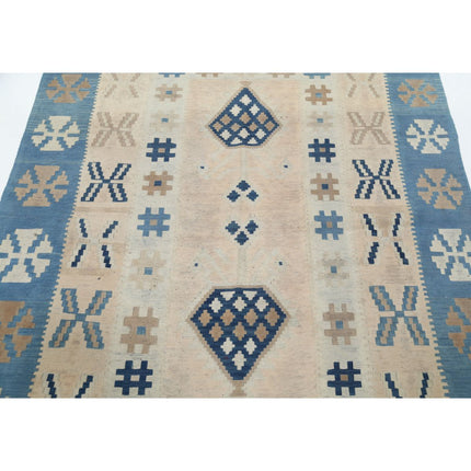 Kafkaas Kilim 4' 10" X 6' 9" Wool Hand-Woven Kilim 4' 10" X 6' 9" (147 X 206) / Multi / Multi