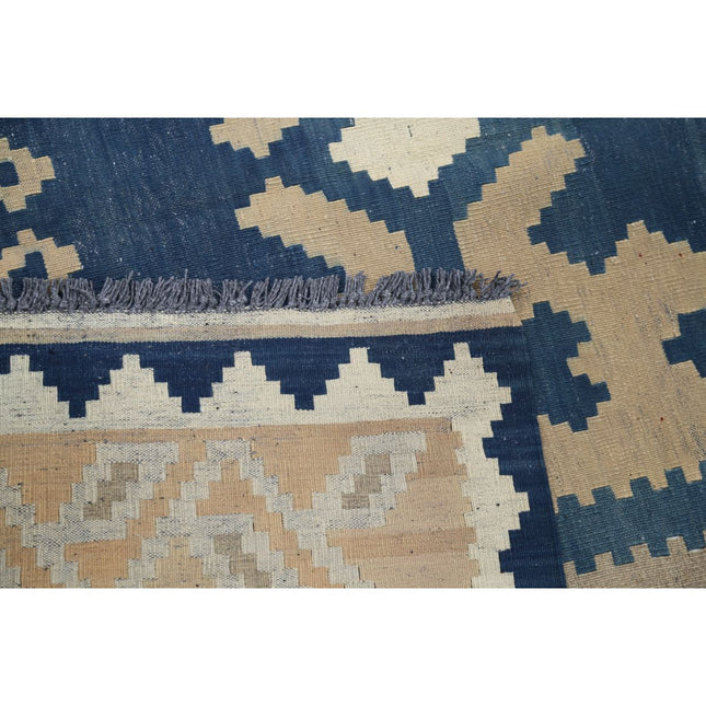 Kafkaas Kilim 5' 1" X 6' 10" Wool Hand-Woven Kilim 5' 1" X 6' 10" (155 X 208) / Multi / Multi