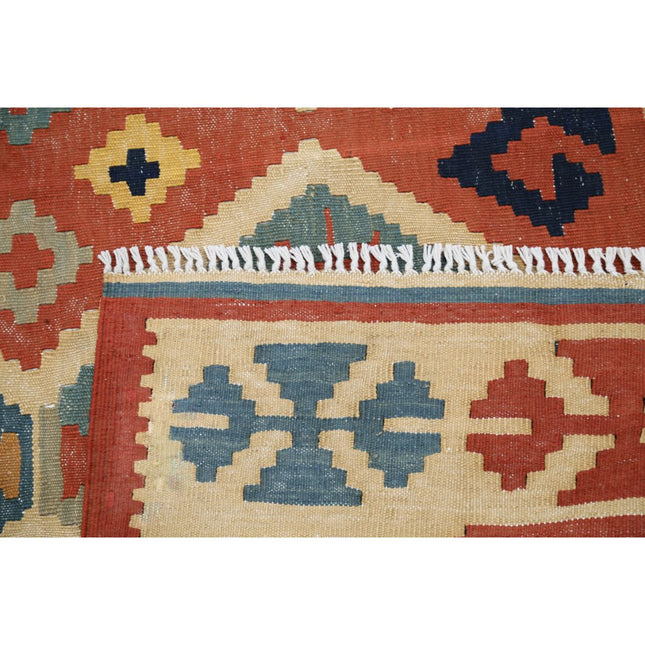 Kafkaas Kilim 4' 11" X 6' 8" Wool Hand-Woven Kilim 4' 11" X 6' 8" (150 X 203) / Multi / Multi