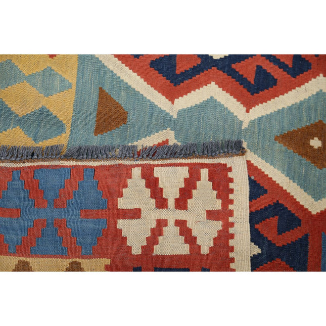 Kafkaas Kilim 5' 2" X 6' 11" Wool Hand-Woven Kilim 5' 2" X 6' 11" (157 X 211) / Multi / Multi