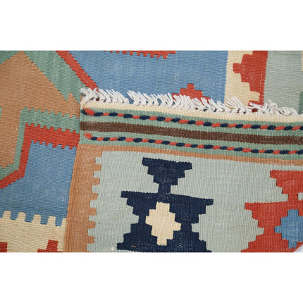 Kafkaas Kilim 4' 6" X 6' 11" Wool Hand-Woven Kilim 4' 6" X 6' 11" (137 X 211) / Multi / Multi