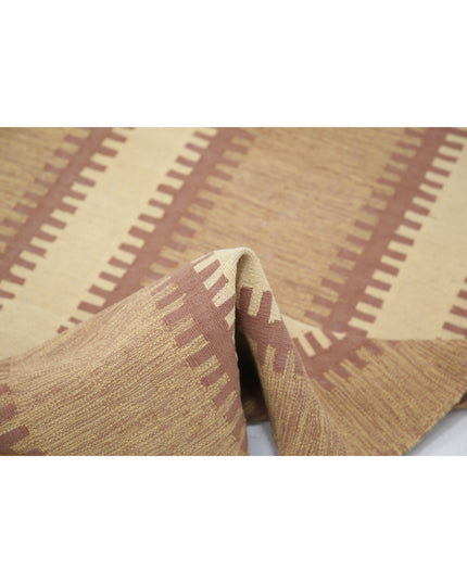 Kafkas Kilim 2' 7" X 4' 1" Hand Knotted Wool Kilim 2' 7" X 4' 1" (79 X 124) / Brown / Wool