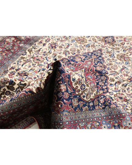 Kashan 4' 3" X 6' 8" Hand Knotted Silk Rug 4' 3" X 6' 8" (130 X 203) / Ivory / Silk