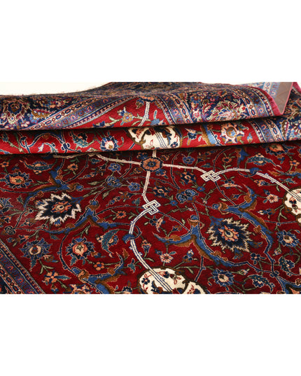 Kashan 4' 5" X 6' 9" Hand Knotted Silk Rug 4' 5" X 6' 9" (135 X 206) / Red / Silk