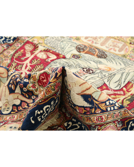 Kashan 4' 4" X 6' 6" Hand Knotted Wool Rug 4' 4" X 6' 6" (132 X 198) / Ivory / Wool