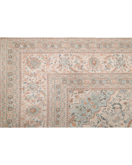 Kashan 9' 6" X 13' 2" Hand Knotted Wool Rug 9' 6" X 13' 2" (290 X 401) / Ivory / Wool