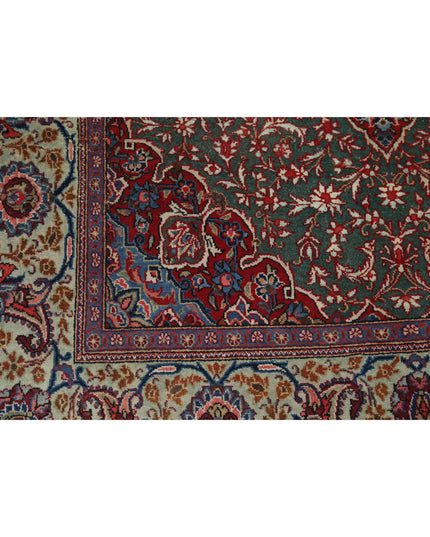Kashan 4' 1" X 6' 9" Hand Knotted Wool & Silk Rug 4' 1" X 6' 9" (124 X 206) / Green / Wool & Silk