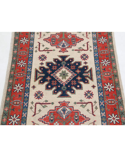 Kazak 2' 8" X 3' 11" Hand Knotted Wool Rug 2' 8" X 3' 11" (81 X 119) / Ivory / Wool