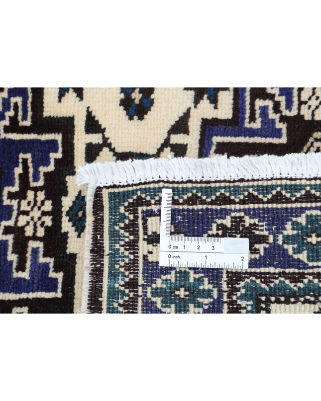 Kazak 2' 5" X 3' 4" Hand Knotted Wool Rug 2' 5" X 3' 4" (74 X 101) / Ivory / Wool