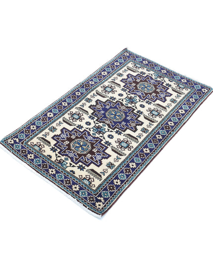 Kazak 2' 3" X 3' 9" Hand Knotted Wool Rug 2' 3" X 3' 9" (69 X 114) / Ivory / Wool