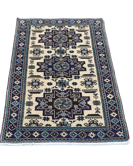 Kazak 2' 3" X 3' 9" Hand Knotted Wool Rug 2' 3" X 3' 9" (69 X 114) / Ivory / Wool