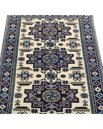 Kazak 2' 3" X 3' 9" Hand Knotted Wool Rug 2' 3" X 3' 9" (69 X 114) / Ivory / Wool