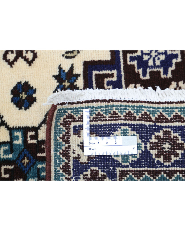 Kazak 2' 3" X 3' 9" Hand Knotted Wool Rug 2' 3" X 3' 9" (69 X 114) / Ivory / Wool